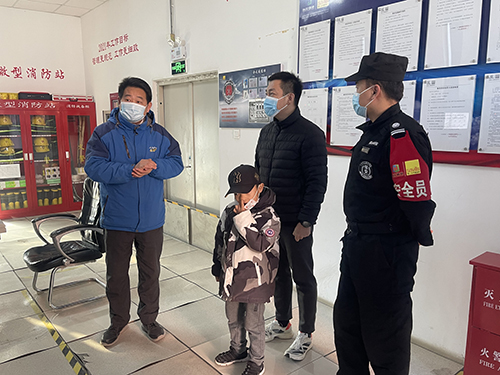 1656092044416233.jpg 慰問(wèn)組了解貝倫產(chǎn)業(yè)園消防系統(tǒng)情況.jpg