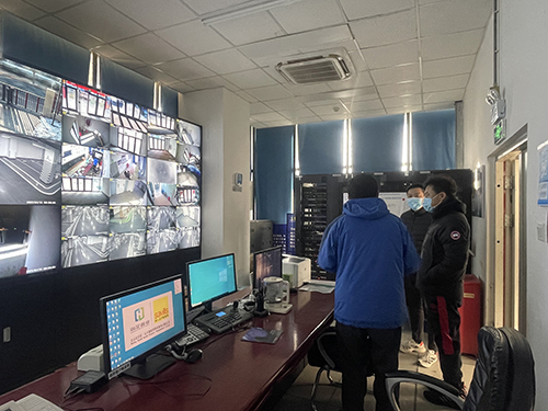 1656092049233427.jpg 慰問(wèn)組了解貝倫產(chǎn)業(yè)園中控室情況.jpg